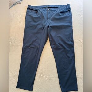 EUC lululemon athletica Iron Blue ABC Warpstreme 5 pocket pants 42x31